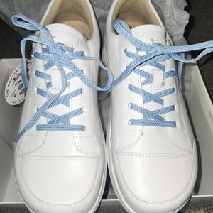 NIB Women's Xelero Heidi Comfort Walking Shoe Size 39